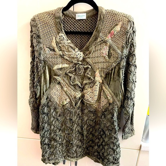 Bohemian Textured VTG Bizzarro Blouse/sweater Lace Crochet Velour Italy size M/L - Picture 1 of 10